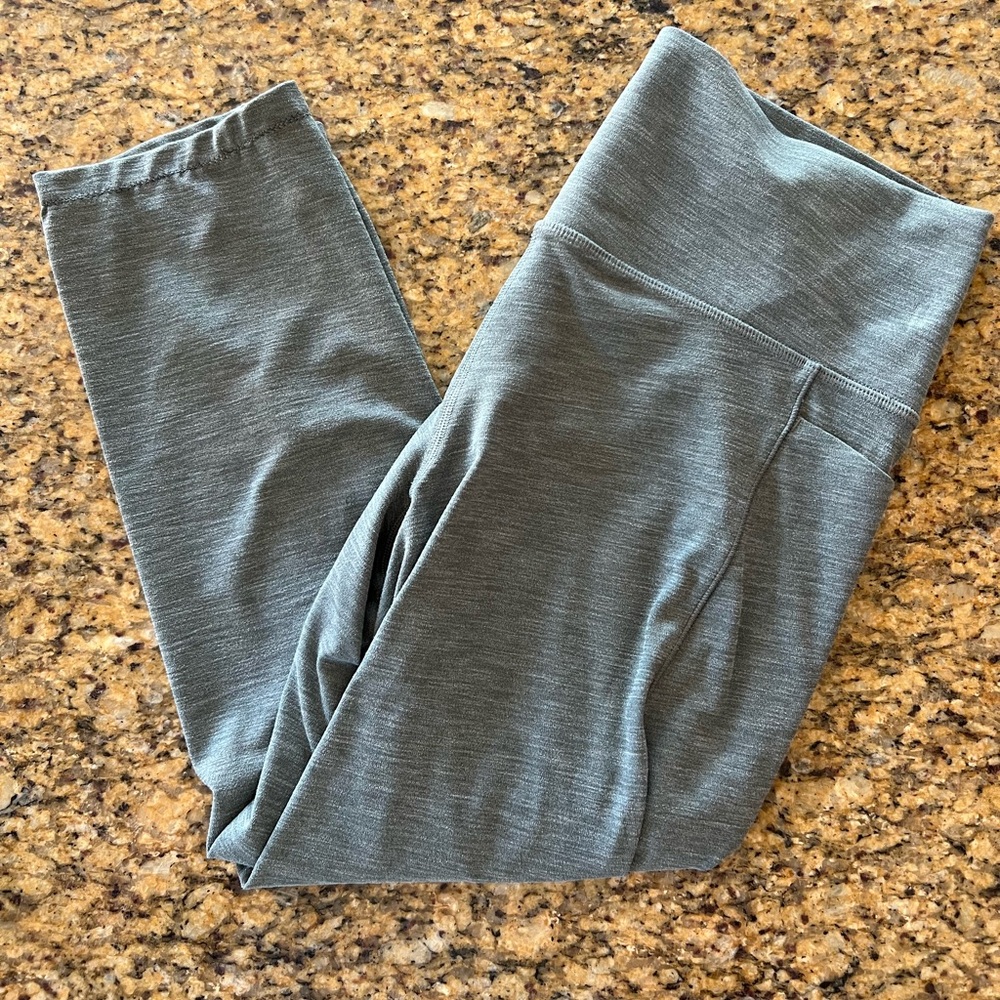 Like New ATHLETA capri leggings